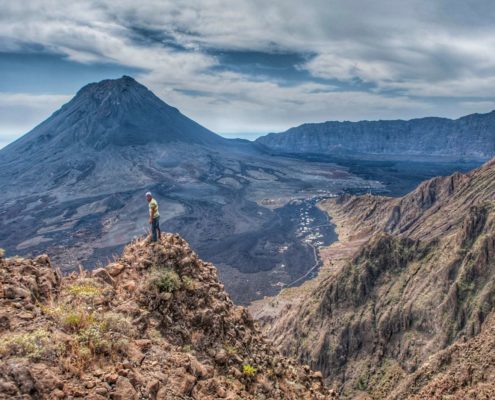 Randonnée sur l'île de Fogo jusqu’au sommet du volcan situé à 2829 mètres, entre 3 et 4 heures de montée et 1 et 2 heures de descente
