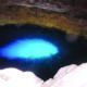 Braconna, île de Sal, caverne ouverte par la mer dans la roche basaltique, une grotte et des piscines naturelles, baignade possible