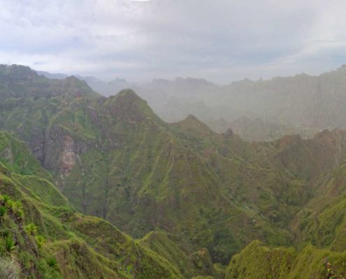Santo Antão, île où la nature éblouit par sa beauté, entre zones arides et zones à la végétation luxuriante, découverte des plus belles vallées et des villages les plus typiques